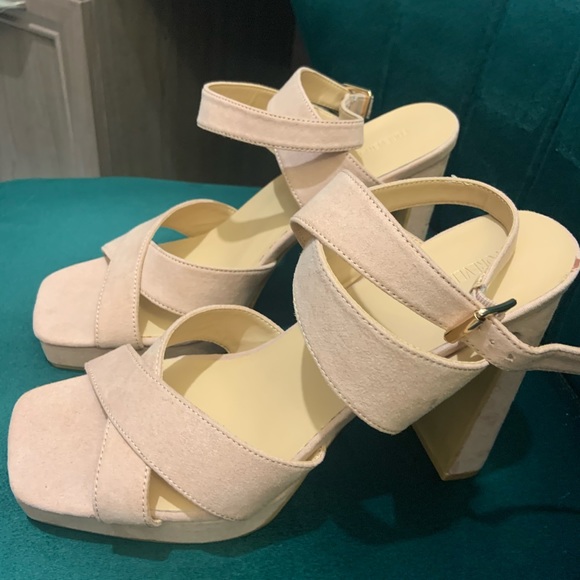 Shoes - Picture 2 of 4